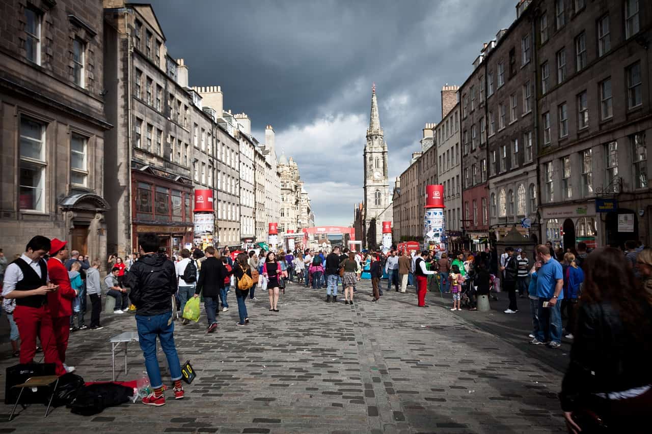 The Essential Tourist Guide to Edinburgh 19