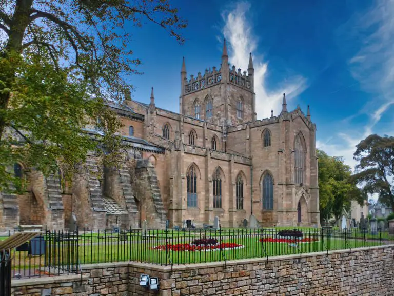 Dunfermline Abbey Visitor Guide | Fife