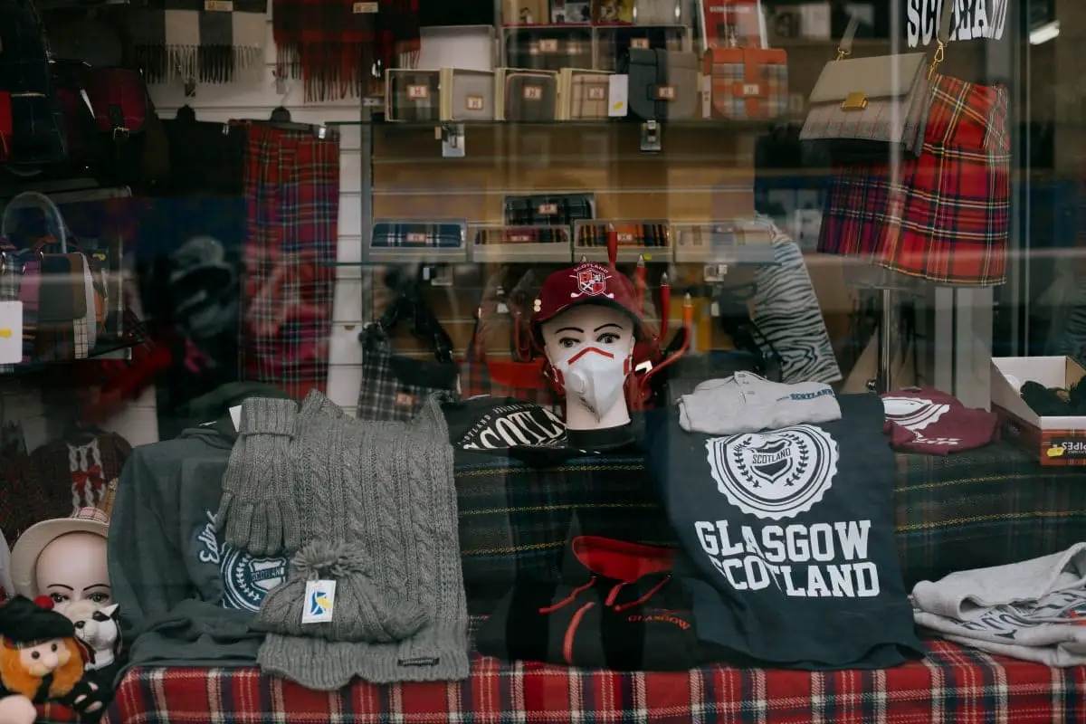 gifts and souvenirs to buy in scotland
