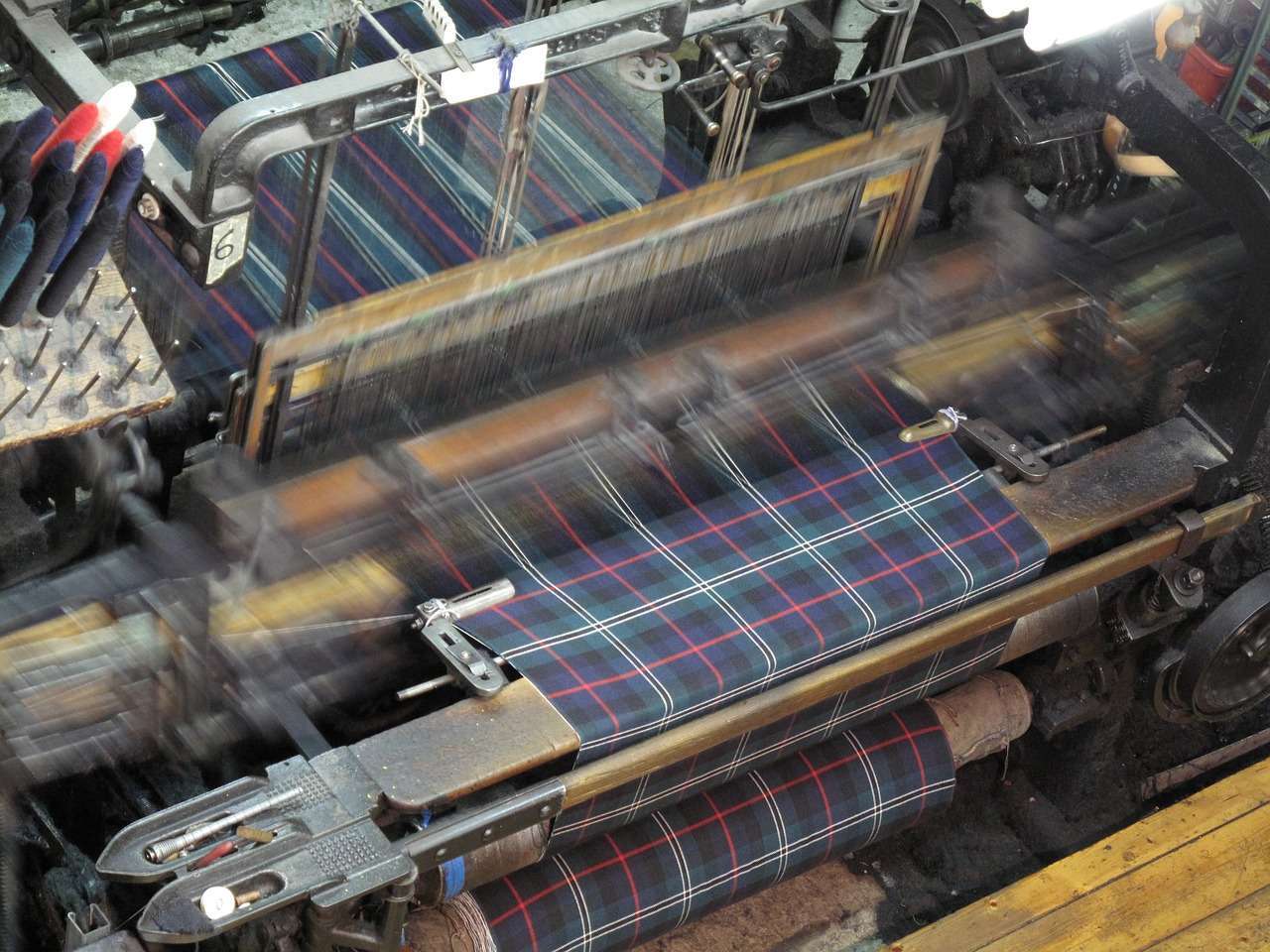 tartan weaving
